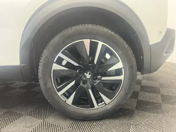 PEUGEOT 2008 II - voiture d'occasion - Photo 22