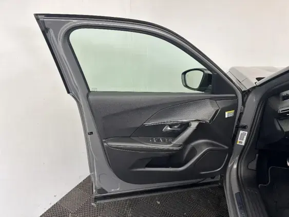 PEUGEOT 2008 II - voiture d'occasion - Photo 18