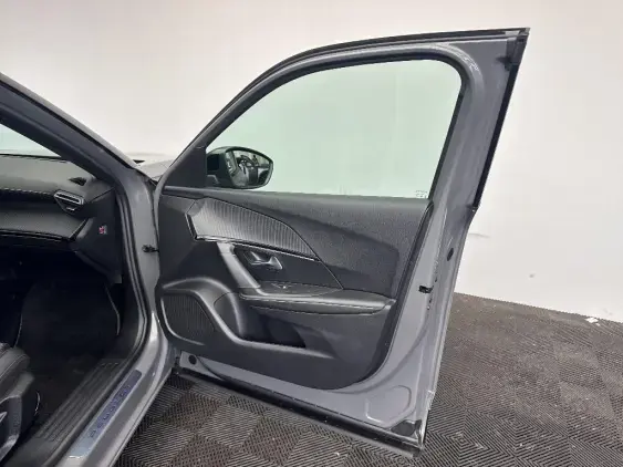 PEUGEOT 2008 II - voiture d'occasion - Photo 19