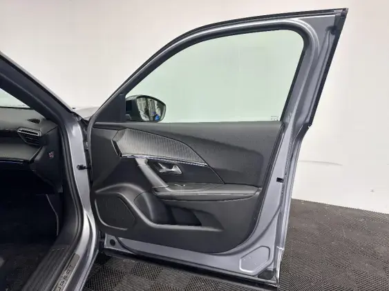 PEUGEOT 2008 II - voiture d'occasion - Photo 18