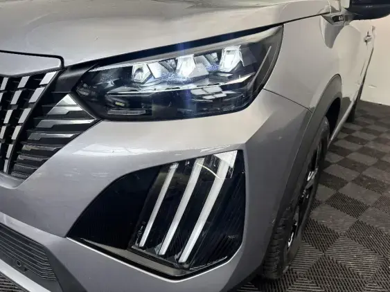 PEUGEOT 2008 II - voiture d'occasion - Photo 20