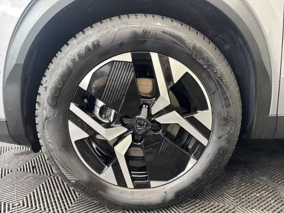 PEUGEOT 2008 II - voiture d'occasion - Photo 21