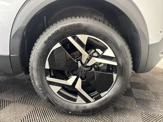 PEUGEOT 2008 II - voiture d'occasion - Photo 22