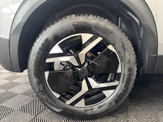 PEUGEOT 2008 II - voiture d'occasion - Photo 23