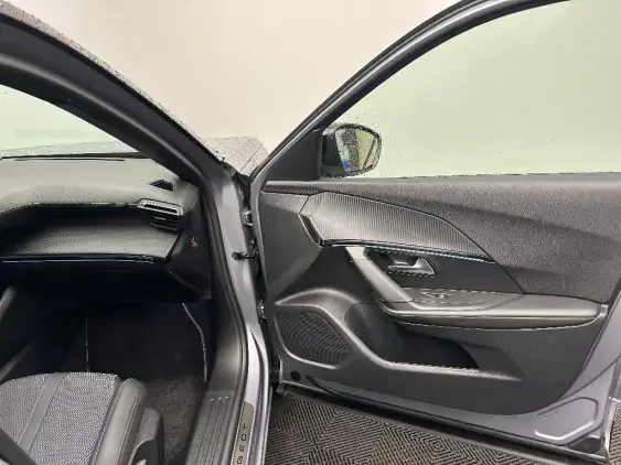 PEUGEOT 2008 II - voiture d'occasion - Photo 19