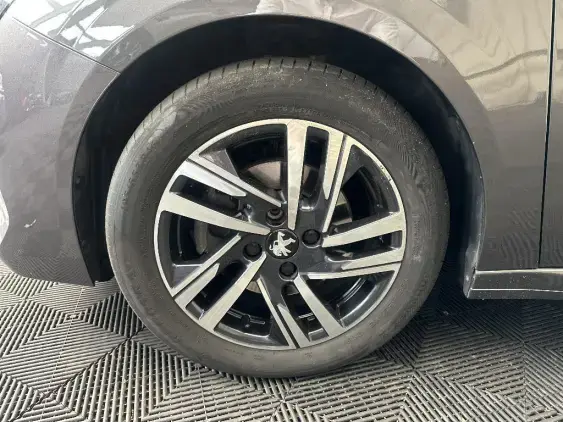 PEUGEOT 208 BUSINESS R II - voiture d'occasion - Photo 23