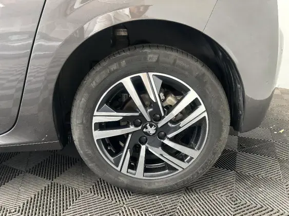 PEUGEOT 208 BUSINESS R II - voiture d'occasion - Photo 24