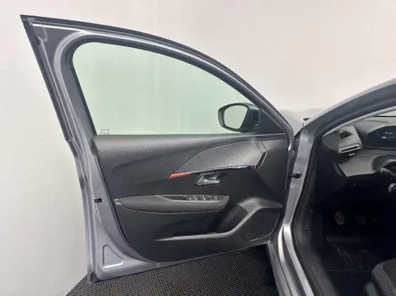 PEUGEOT 208 II - voiture d'occasion - Photo 18