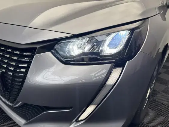 PEUGEOT 208 II - voiture d'occasion - Photo 21