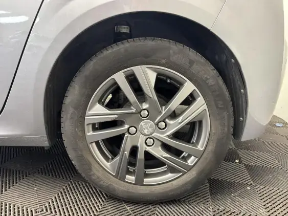 PEUGEOT 208 II - voiture d'occasion - Photo 23