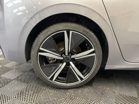 PEUGEOT 308 III - voiture d'occasion - Photo 24