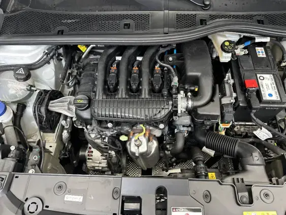 PEUGEOT 208 BUSINESS R II - voiture d'occasion - Photo 17