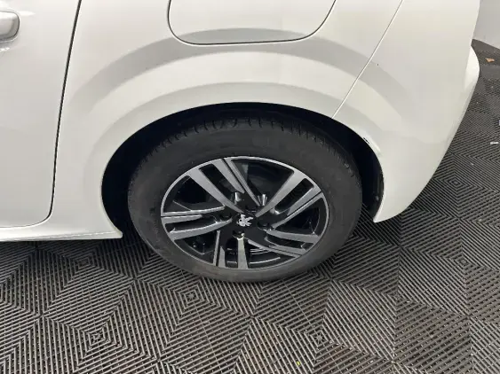 PEUGEOT 208 BUSINESS R II - voiture d'occasion - Photo 20