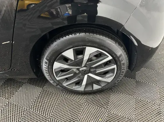 PEUGEOT 208 II - voiture d'occasion - Photo 21