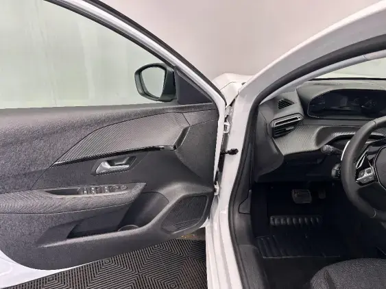 PEUGEOT 208 II - voiture d'occasion - Photo 19