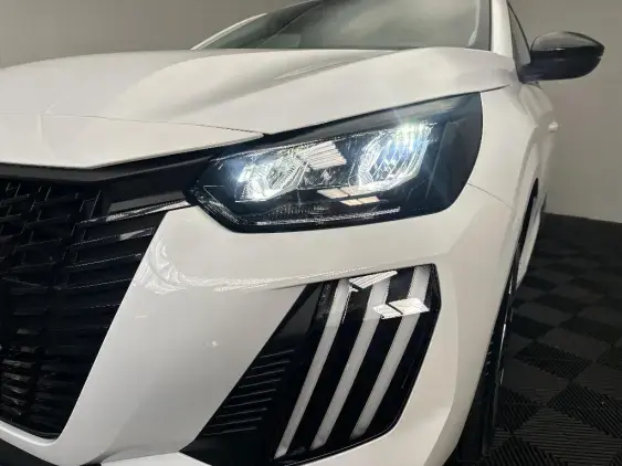 PEUGEOT 208 II - voiture d'occasion - Photo 22