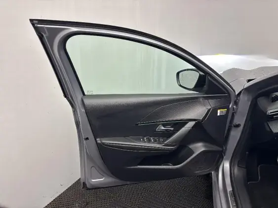 PEUGEOT 208 ELECTRIQUE II - voiture d'occasion - Photo 18