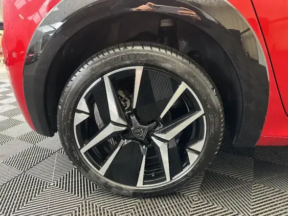 PEUGEOT 208 II - voiture d'occasion - Photo 24