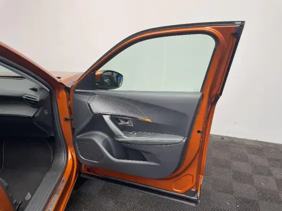 PEUGEOT 2008 II - voiture d'occasion - Photo 19