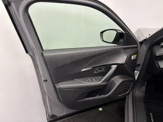 PEUGEOT 2008 II - voiture d'occasion - Photo 18