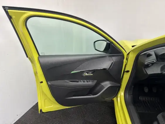 PEUGEOT 208 II - voiture d'occasion - Photo 17