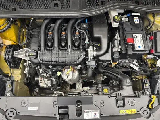 PEUGEOT 208 BUSINESS R II - voiture d'occasion - Photo 18