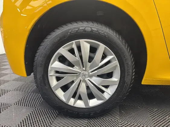 PEUGEOT 208 BUSINESS R II - voiture d'occasion - Photo 22