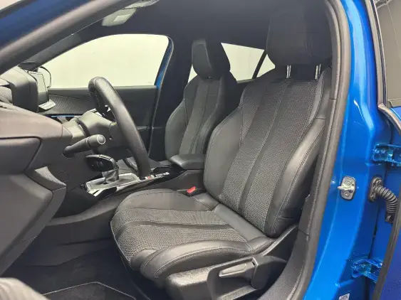 PEUGEOT 2008 II - voiture d'occasion - Photo 17