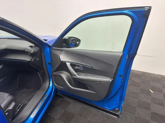 PEUGEOT 2008 II - voiture d'occasion - Photo 19