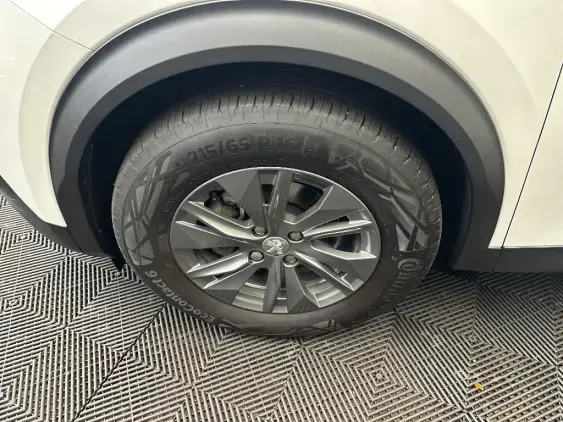 PEUGEOT 2008 II - voiture d'occasion - Photo 20