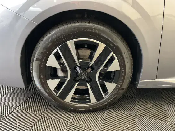 PEUGEOT 208 II - voiture d'occasion - Photo 23