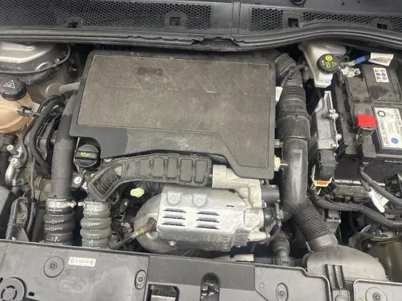 PEUGEOT 208 BUSINESS R II - voiture d'occasion - Photo 20