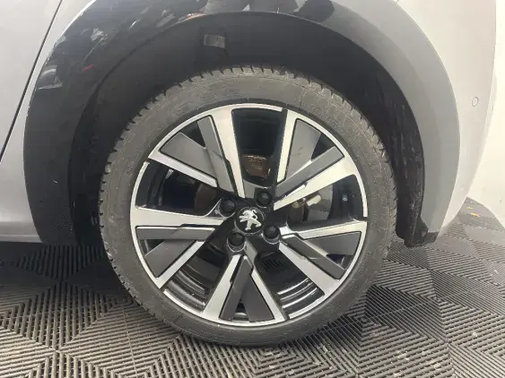 PEUGEOT 208 BUSINESS R II - voiture d'occasion - Photo 23