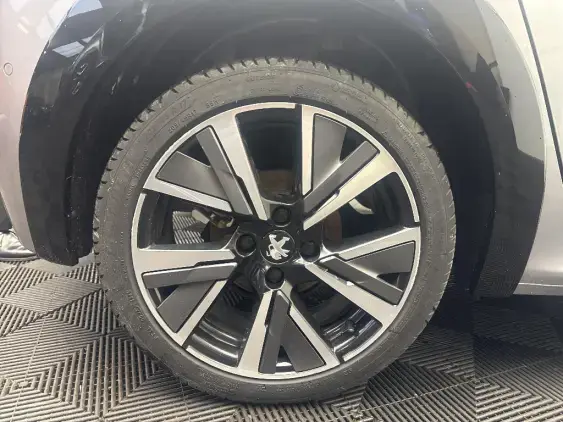 PEUGEOT 208 BUSINESS R II - voiture d'occasion - Photo 24