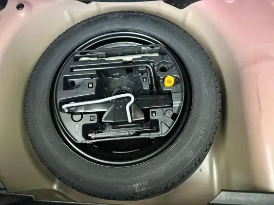 PEUGEOT 208 BUSINESS R II - voiture d'occasion - Photo 17