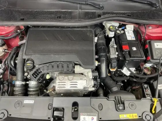 PEUGEOT 208 BUSINESS R II - voiture d'occasion - Photo 21