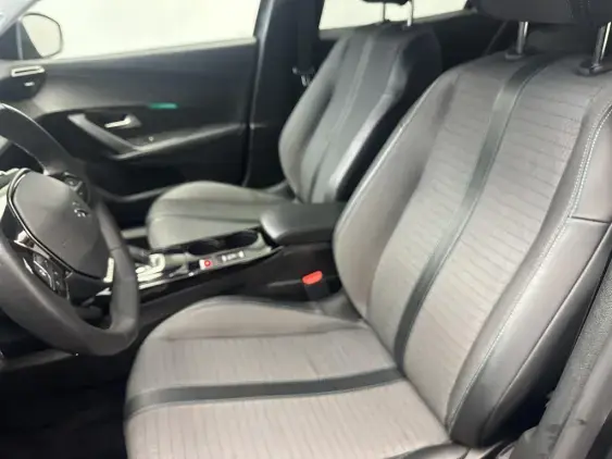 PEUGEOT 2008 II - voiture d'occasion - Photo 17