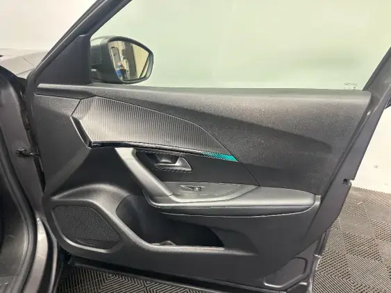 PEUGEOT 2008 II - voiture d'occasion - Photo 18