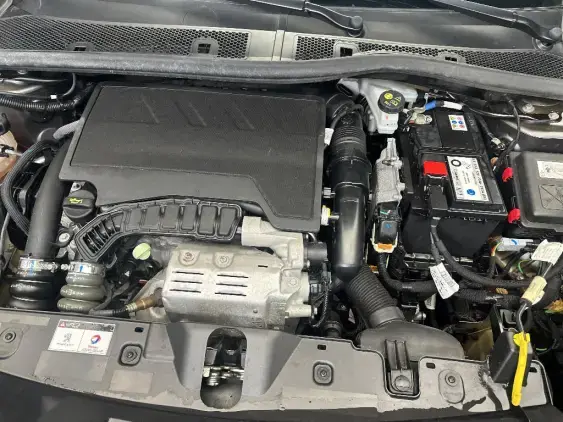 PEUGEOT 2008 II - voiture d'occasion - Photo 19