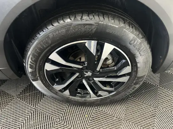 PEUGEOT 2008 II - voiture d'occasion - Photo 22