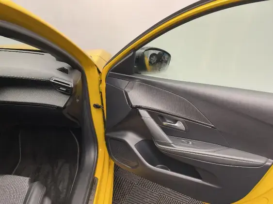 PEUGEOT 208 BUSINESS R II - voiture d'occasion - Photo 20