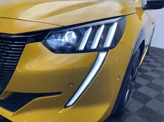 PEUGEOT 208 BUSINESS R II - voiture d'occasion - Photo 22