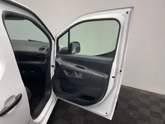 PEUGEOT PARTNER III - voiture d'occasion - Photo 16