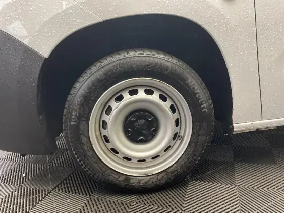 PEUGEOT PARTNER III - voiture d'occasion - Photo 19