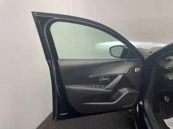 PEUGEOT 208 II - voiture d'occasion - Photo 18