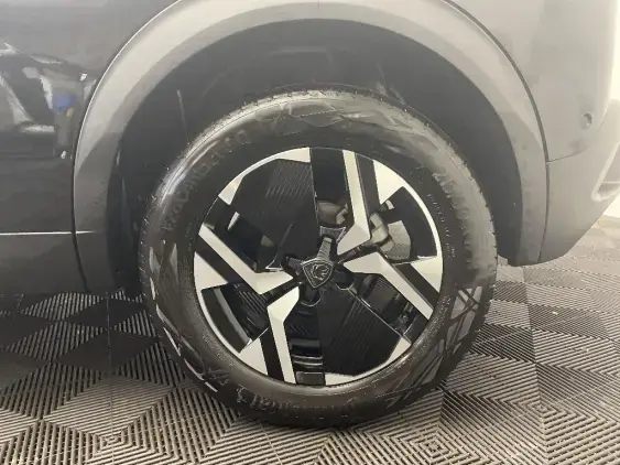 PEUGEOT 2008 II - voiture d'occasion - Photo 23