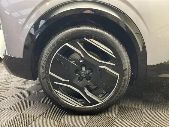 PEUGEOT 3008 ELECTRIQUE III - voiture d'occasion - Photo 24