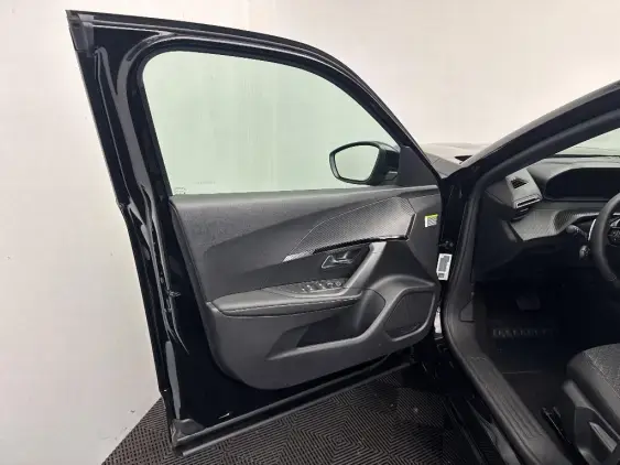 PEUGEOT 2008 II - voiture d'occasion - Photo 17