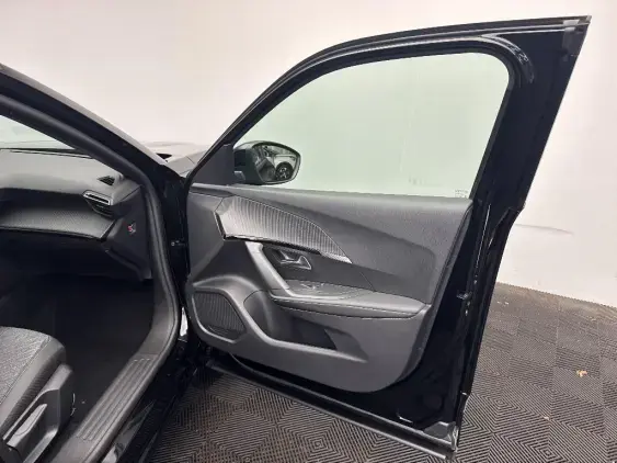 PEUGEOT 2008 II - voiture d'occasion - Photo 18