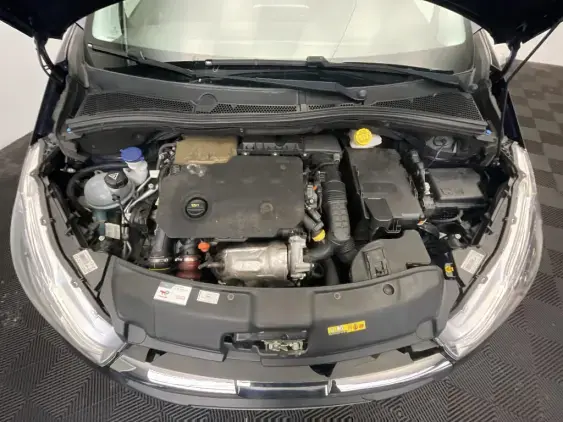 PEUGEOT 208 BUSINESS R II - voiture d'occasion - Photo 19